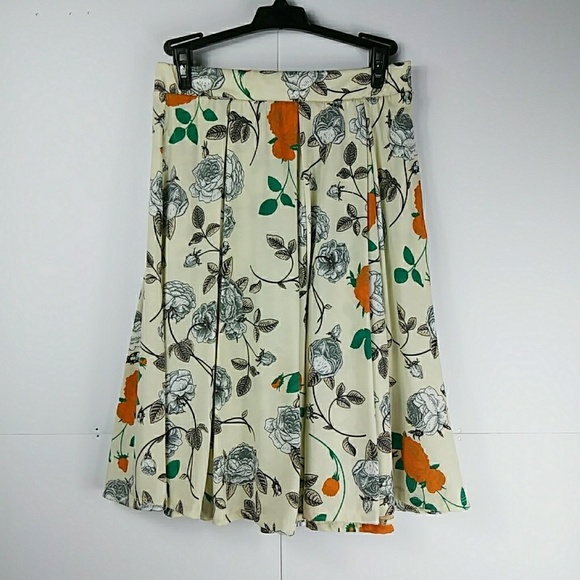 LuLaRoe Dresses & Skirts - LuLaRoe Madison Floral Pleated Skirt Sz S
